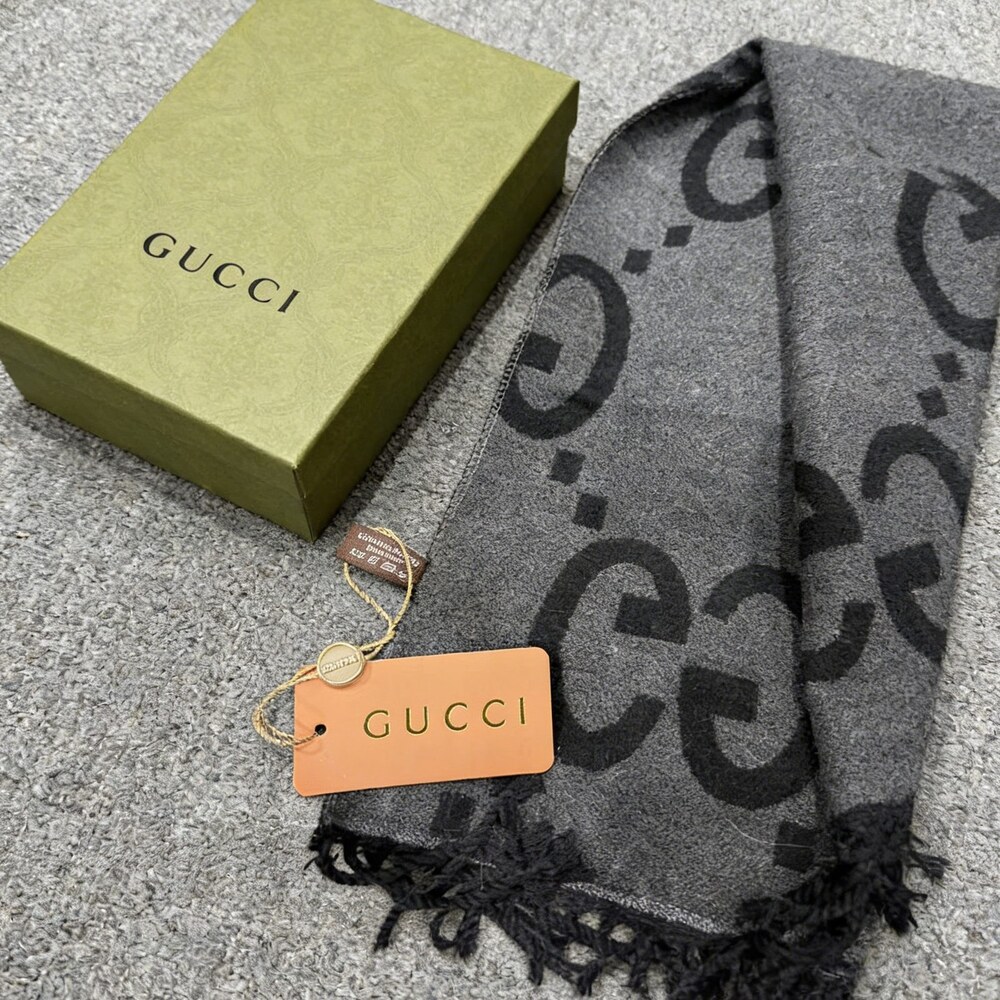 Gucci Black Gray Diagonal GG Tassel Scarf - Picture 2 of 4